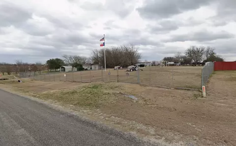 8424 Rodeo Dr, Terrell, TX 75160 photo 3
