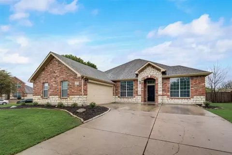 5215 Lake Haven Ln, Grand Prairie, TX 75052