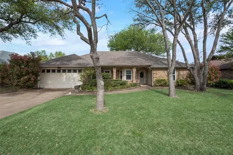 5724 Caracas Dr, North Richland Hills, TX 76180
