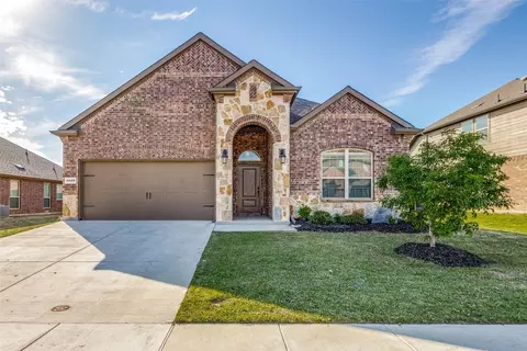 2829 Half Moon Rd, Aubrey, TX 76227
