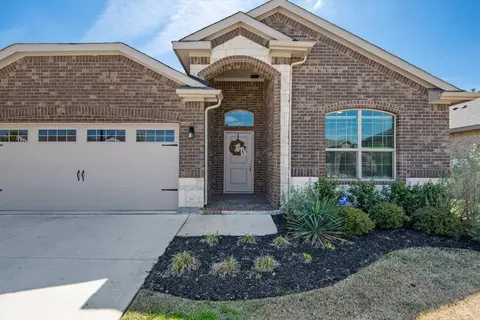 712 Blackthorne Dr, Glenn Heights, TX 75154