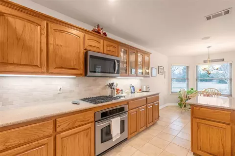 2008 Creekview Dr, Commerce, TX 75428 photo 8