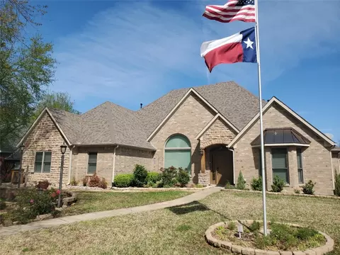2008 Creekview Dr, Commerce, TX 75428