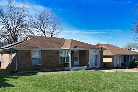 408 E Morton St, Denison, TX 75021 photo 2