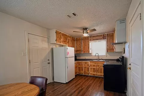 408 E Morton St, Denison, TX 75021 photo 6