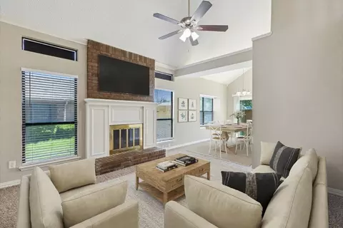 7520 Down Hill Dr, Fort Worth, TX 76120