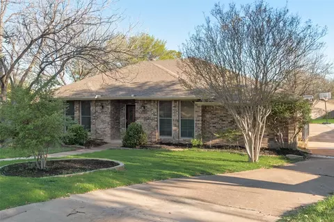 1105 Sunset Dr, Trophy Club, TX 76262