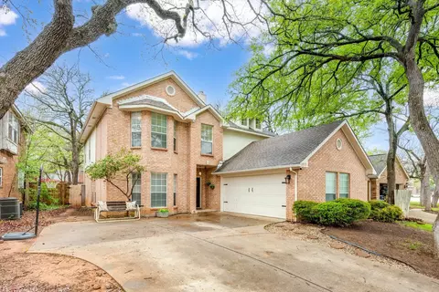 3233 Rustic Woods Dr, Bedford, TX 76021