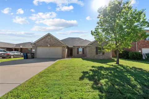 522 Hearthstone Dr, Lancaster, TX 75146