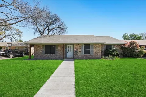 416 Highland Park Dr, Irving, TX 75061