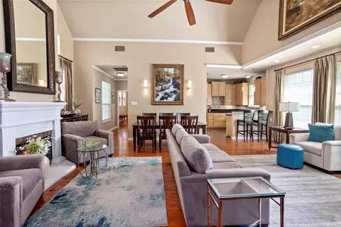 6651 Shady Glen Cir, Benbrook, TX 76132