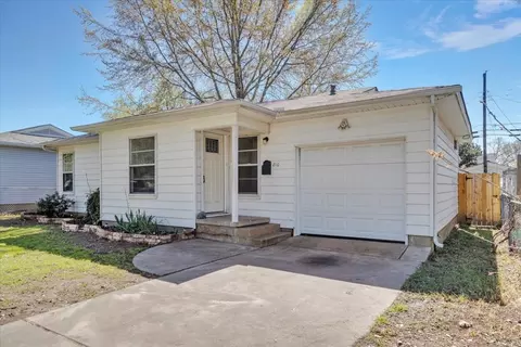 810 E Summit St, Sherman, TX 75090