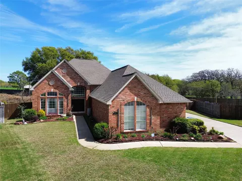 5711 Champion Ct, Arlington, TX 76017