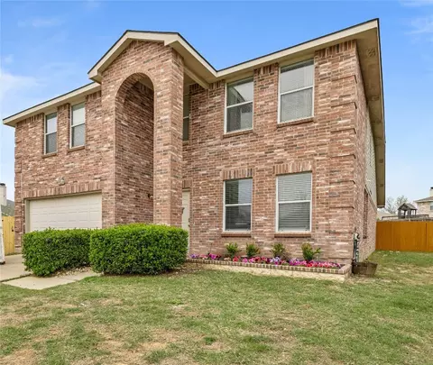 3323 Lipizzan Dr, Denton, TX 76210