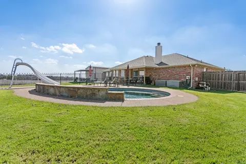 111 Cheyenne Trl S, Newark, TX 76071