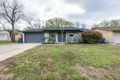 157 Ridgeway Cir, Lewisville, TX 75067