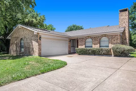 3605 Ravenhill Ln, Arlington, TX 76016