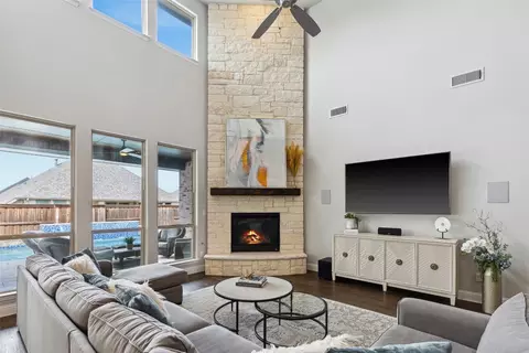 Living - 3910 Pine Leaf Ln, Prosper, TX 75078 photo 3 of 6