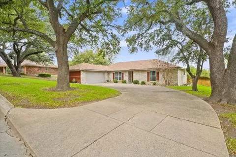 1520 Trafalgar Rd, Fort Worth, TX 76116