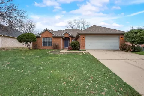 2920 Custer Dr, Corinth, TX 76210
