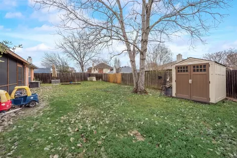 Exterior - 2920 Custer Dr, Corinth, TX 76210 photo 5 of 5