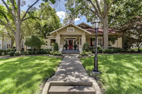 905 W Marvin Ave, Waxahachie, TX 75165