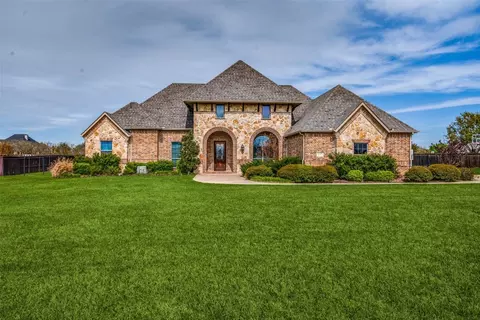 19187 Bailey Ln, Talty, TX 75126
