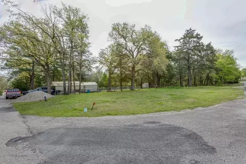 2565 Bass Dr, Wills Point, TX 75169