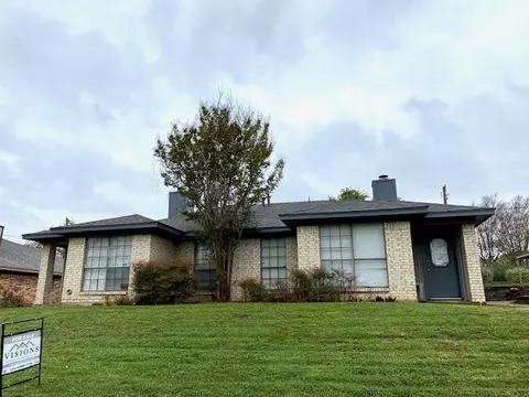 5302 Wild West Dr, Arlington, TX 76017