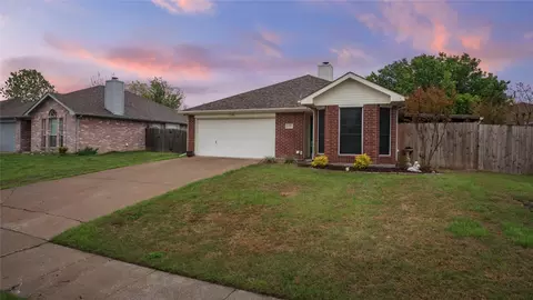 1322 Gray Dawn Dr, Midlothian, TX 76065
