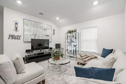 Living - 3103 Singleton Rd, Forney, TX 75126 photo 2 of 4