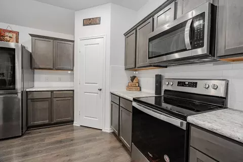 Kitchen - 3103 Singleton Rd, Forney, TX 75126 photo 3 of 5