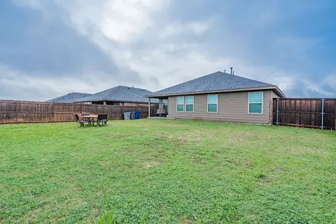 Exterior - 3103 Singleton Rd, Forney, TX 75126 photo 3 of 4