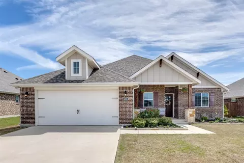 4005 Montecristo Ln, Sanger, TX 76266