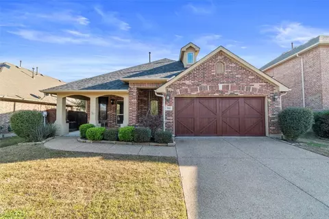 916 Lighthouse Ln, Savannah, TX 76227