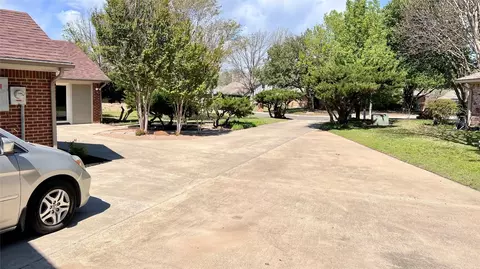 1917 Willowcrest Loop, Denton, TX 76205 photo 5