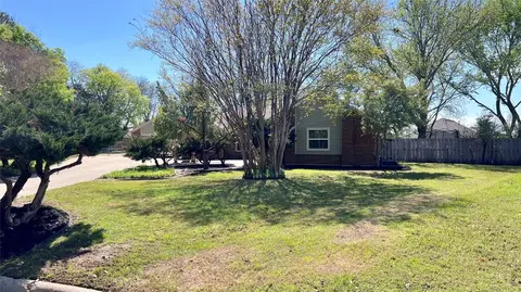 1917 Willowcrest Loop, Denton, TX 76205 photo 2