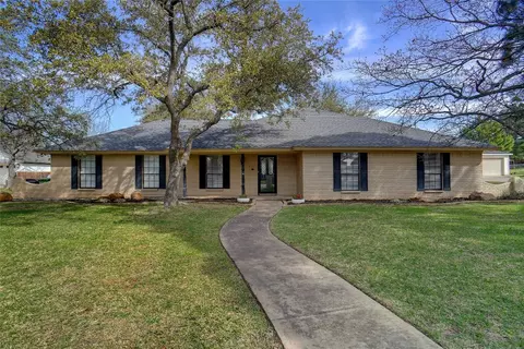 3422 Marsh Ln, Grapevine, TX 76051