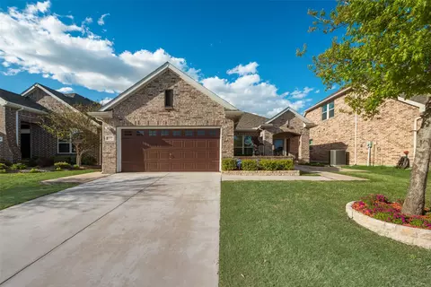 1572 Cedar Crest Dr, Forney, TX 75126