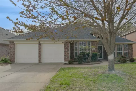 5855 Grayco Dr, Grand Prairie, TX 75052