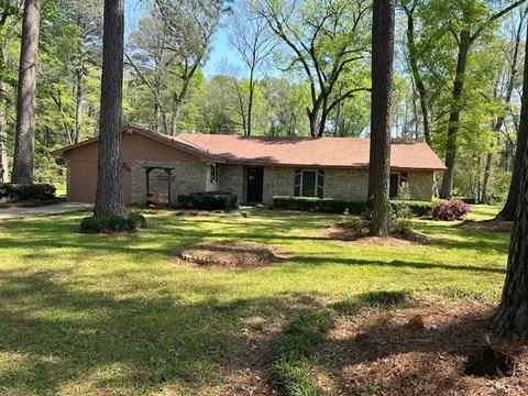 725 Old Jefferson Rd, Stonewall, LA 71078