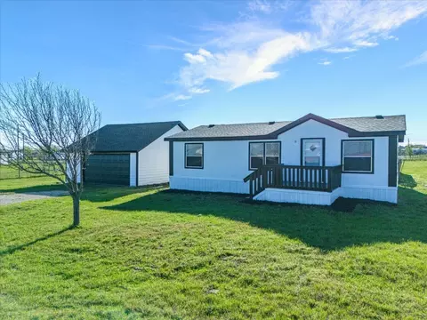 6108 Black Springs Ln, Joshua, TX 76058