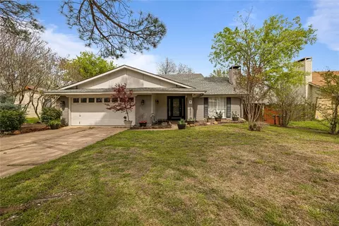825 Salem Trl, Lewisville, TX 75067