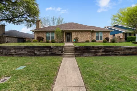 423 Silver Creek Dr, Duncanville, TX 75137