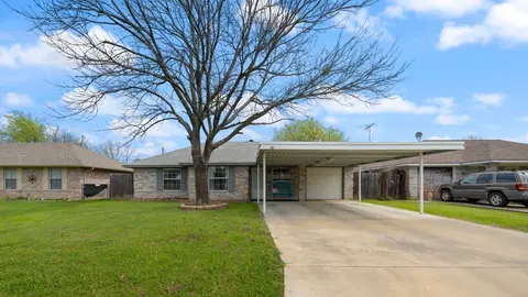 401 Briar Creek Dr, Crandall, TX 75114