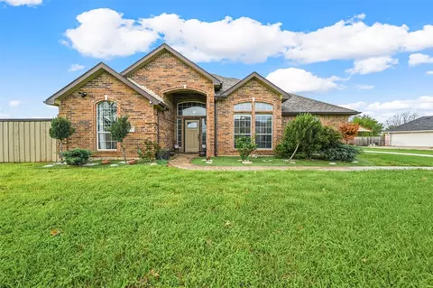 412 Kings Creek Dr, Terrell, TX 75161