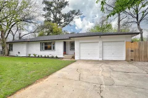 2520 Halbert St, Fort Worth, TX 76112
