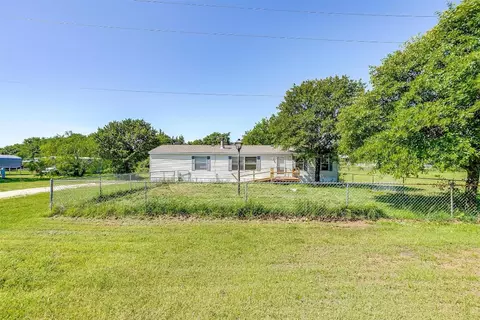 6009 Vinery Ln, Joshua, TX 76058