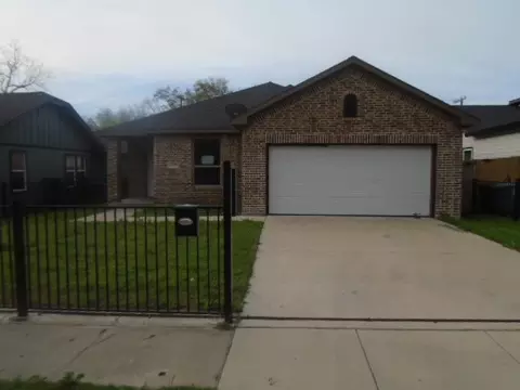 1330 Strickland St, Dallas, TX 75216