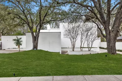 6511 Clubhouse Cir, Dallas, TX 75240